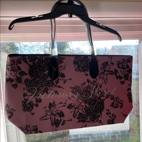 Tote - Picture 1 of 3